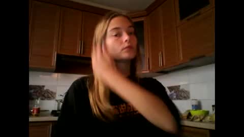 Snapshot of happyemily18 chatting on 11.05.25 happyemily online show from 11.05.25