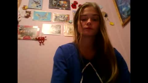 Snapshot of happyemily18 chatting on 11.17.25 happyemily online show from 11.17.25