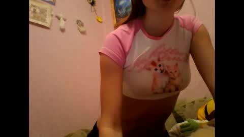 Snapshot of happyemily18 chatting on 02.10.26 happyemily online show from 02.10.26