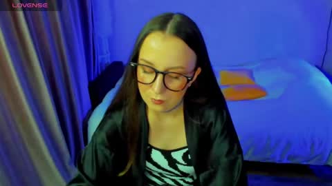 Stephanie online show from 06.04.26