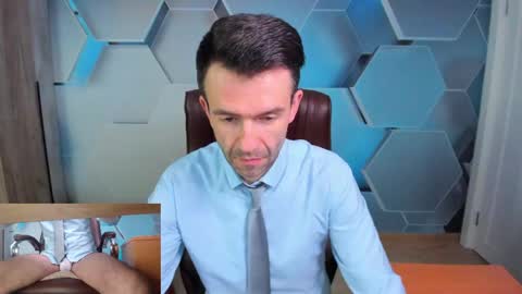 Snapshot of hard_and_juici chatting on 05.10.26 Steve online show from 05.10.26