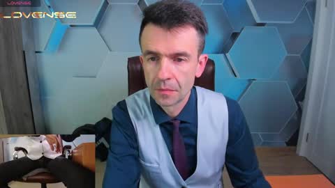 Snapshot of hard_and_juici chatting on 05.25.26 Steve online show from 05.25.26