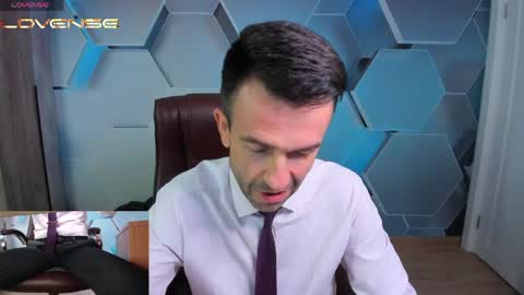 Snapshot of hard_and_juici chatting on 05.26.26 Steve online show from 05.26.26