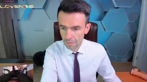 Snapshot of hard_and_juici chatting on 05.28.26 Steve online show from 05.28.26