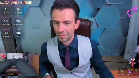 Snapshot of hard_and_juici chatting on 08.04.26 Steve online show from 08.04.26