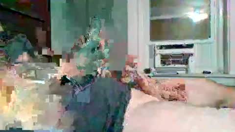 Snapshot of hardcockoncam22 chatting on 11.04.25 cervixpainter25 online show from 11.04.25