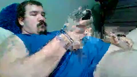 Snapshot of hardcockoncam22 chatting on 12.19.25 cervixpainter25 online show from 12.19.25