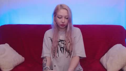 Snapshot of hardcore_x chatting on 11.05.25 Emily online show from 11.05.25