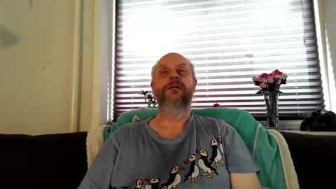 Snapshot of hardmrlazy chatting on 03.25.26 MrLazy online show from 03.25.26