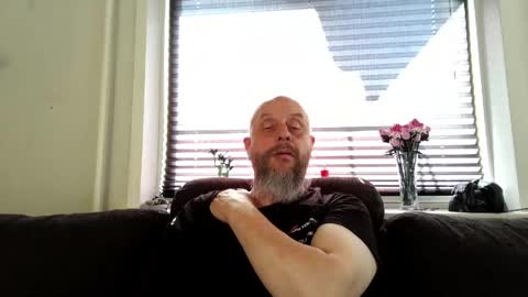 Snapshot of hardmrlazy chatting on 04.08.26 MrLazy online show from 04.08.26