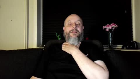 Snapshot of hardmrlazy chatting on 04.18.26 MrLazy online show from 04.18.26