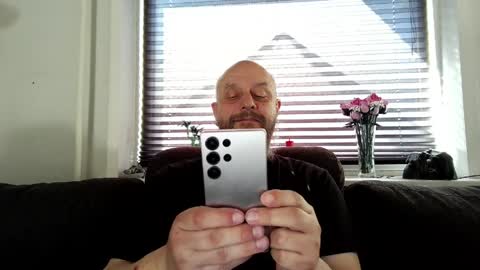 Snapshot of hardmrlazy chatting on 04.22.26 MrLazy online show from 04.22.26