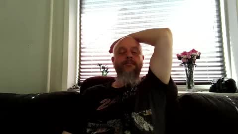 Snapshot of hardmrlazy chatting on 04.27.26 MrLazy online show from 04.27.26