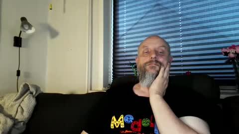 Snapshot of hardmrlazy chatting on 05.19.26 MrLazy online show from 05.19.26