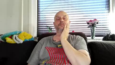Snapshot of hardmrlazy chatting on 05.28.26 MrLazy online show from 05.28.26