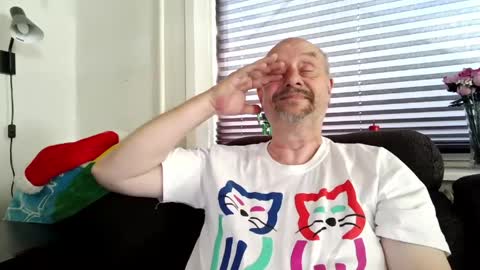 Snapshot of hardmrlazy chatting on 06.06.26 MrLazy online show from 06.06.26