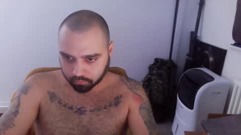 Snapshot of hardschwan chatting on 02.18.26 hardschwan online show from 02.18.26