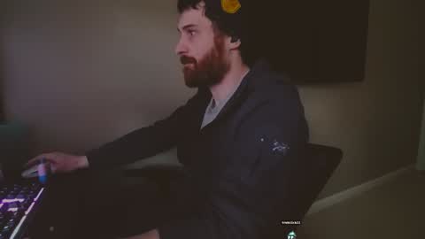 Snapshot of hardswtch chatting on 12.03.24 Tom online show from 12.03.24