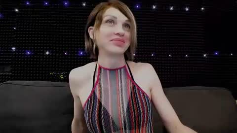 Snapshot of hardy_green chatting on 07.16.26 Miss Hardy online show from 07.16.26