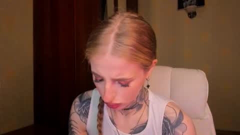 Snapshot of harley_kimm chatting on 10.17.25 Julia online show from 10.17.25