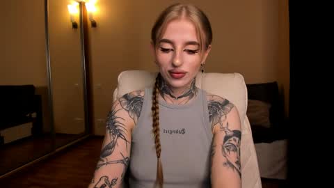 Snapshot of harley_kimm chatting on 05.17.26 Julia online show from 05.17.26