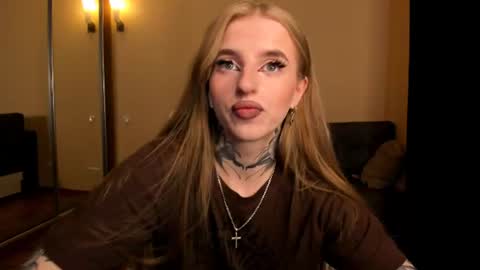 Snapshot of harley_kimm chatting on 06.17.26 Julia online show from 06.17.26