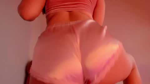 Annie online show from 12.29.24