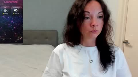Snapshot of harmoni_love chatting on 07.13.26 Alice online show from 07.13.26