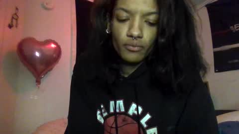 Snapshot of harmonycoxx_ chatting on 02.14.25 Nicky online show from 02.14.25