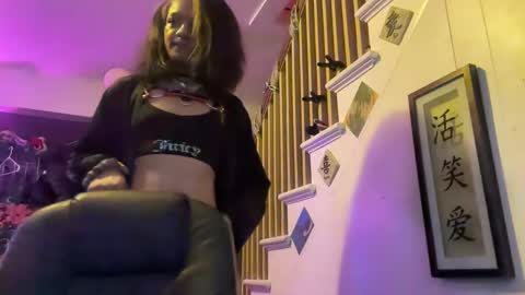 Snapshot of harmonycoxx_ chatting on 02.16.25 Nicky online show from 02.16.25