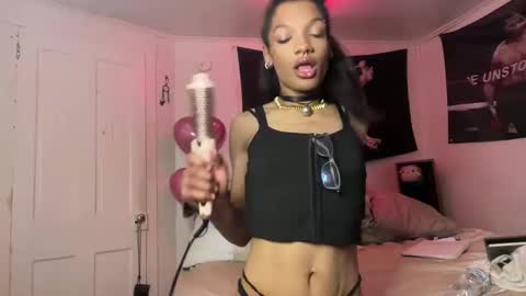 Snapshot of harmonycoxx_ chatting on 02.22.25 Nicky online show from 02.22.25