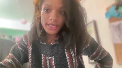 Snapshot of harmonycoxx_ chatting on 03.02.25 Nicky online show from 03.02.25