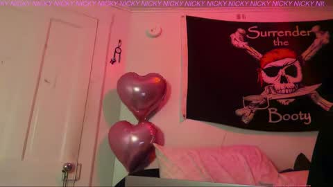 Snapshot of harmonycoxx_ chatting on 03.08.25 Nicky online show from 03.08.25