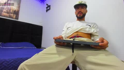 Snapshot of harold_999 chatting on 10.15.25 harold_999 online show from 10.15.25