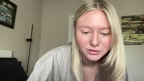 Snapshot of harperelise chatting on 01.11.25 harperelise online show from 01.11.25