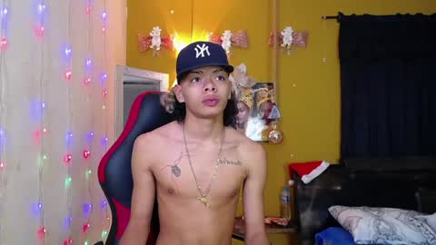 Snapshot of harry_jhonsonn chatting on 12.23.24 Harry online show from 12.23.24