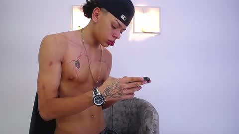 Snapshot of harry_jhonsonn chatting on 02.14.25 Harry online show from 02.14.25