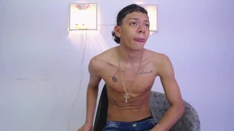 Snapshot of harry_jhonsonn chatting on 02.19.25 Harry online show from 02.19.25