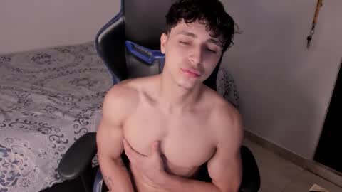 Snapshot of harry_p01 chatting on 02.06.26 harry_p01 online show from 02.06.26