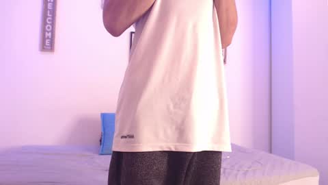 Snapshot of harrythomson1 chatting on 12.31.24 harry thomson online show from 12.31.24