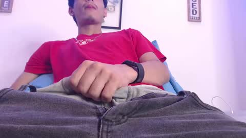 Snapshot of harrythomson1 chatting on 02.14.25 harry thomson online show from 02.14.25