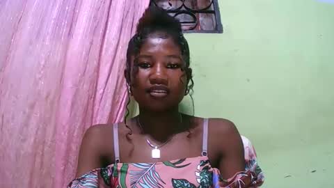 Snapshot of hasleyinah chatting on 01.11.26 hasleyinah online show from 01.11.26