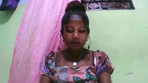 Snapshot of hasleyinah chatting on 01.11.26 hasleyinah online show from 01.11.26