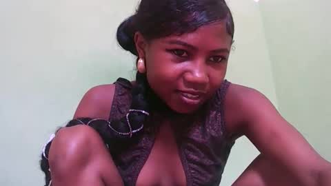 Snapshot of hasleyinah chatting on 04.13.26 hasleyinah online show from 04.13.26