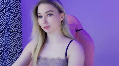 Anna online show from 04.20.26