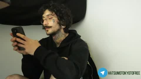 Snapshot of hatsumotokyoto chatting on 01.22.25 More content   2   online show from 01.22.25