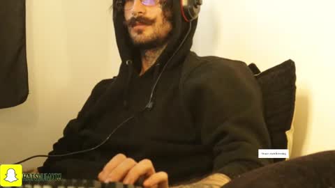 Snapshot of hatsumotokyoto chatting on 01.28.25 More content   2   online show from 01.28.25