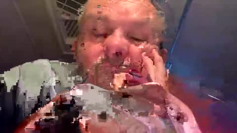 Snapshot of hawks2113 chatting on 12.22.24 hawks2113 online show from 12.22.24