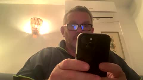 Snapshot of hawks2113 chatting on 02.25.25 hawks2113 online show from 02.25.25