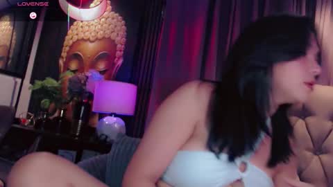 Snapshot of hay_fa chatting on 10.13.25 HAYFA online show from 10.13.25